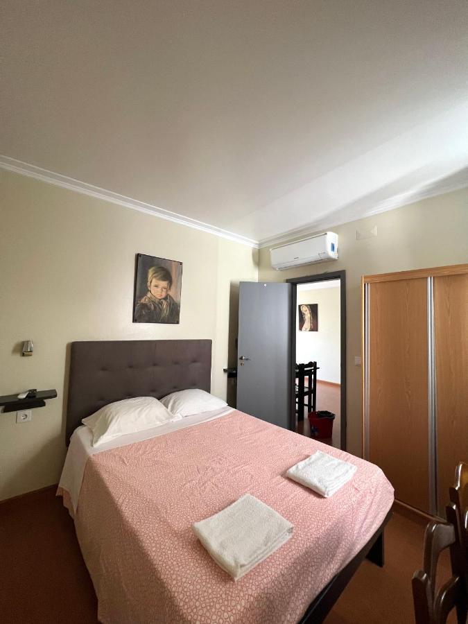 Abrigo Do Portinho Hotel วีลาปรายา เด อันโกรา ภายนอก รูปภาพ